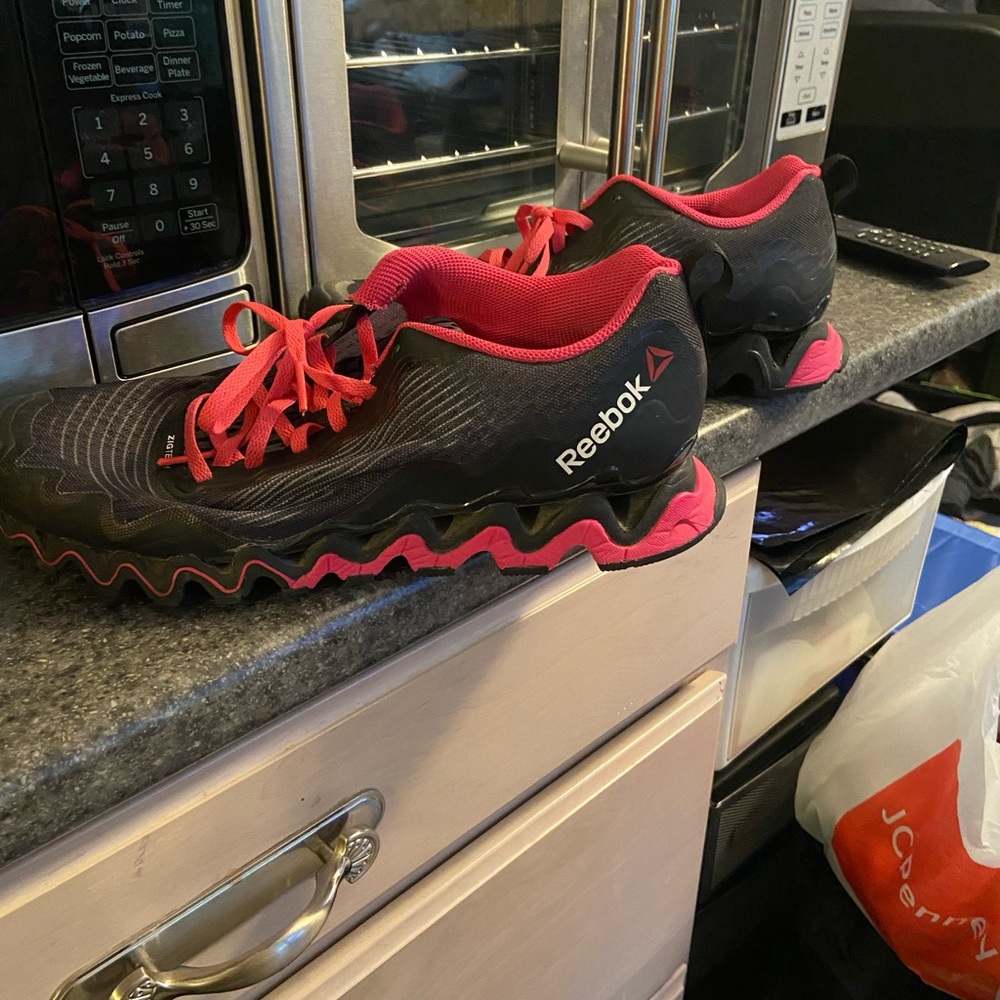 Womens Reeboks - Picture 6 of 6